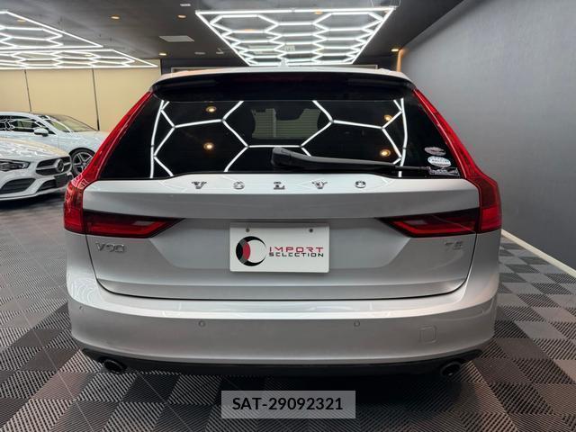 Volvo V90 2018-02 8770063-10