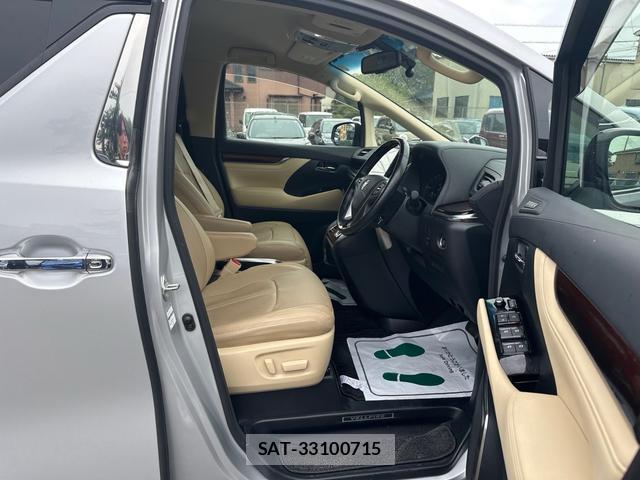 Toyota VELLFIRE 2017-03 8769736-11