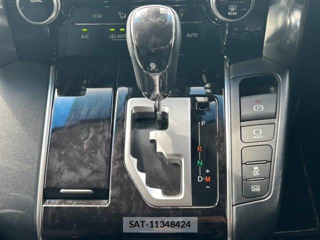 Toyota VELLFIRE 2019-10 8769939-15