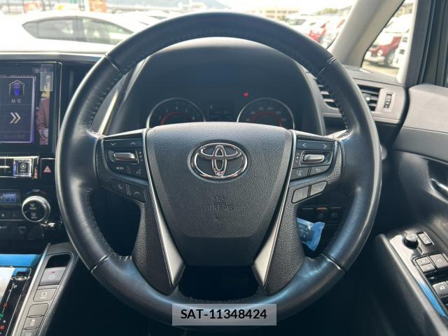 Toyota VELLFIRE 2019-10 8769939-17