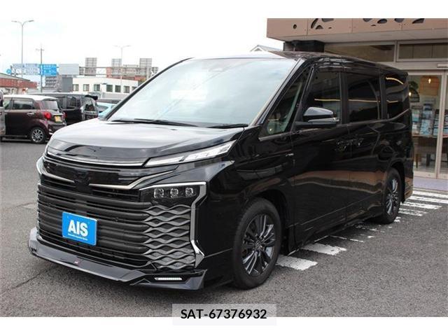 Toyota VOXY 2023-09 8768684-0
