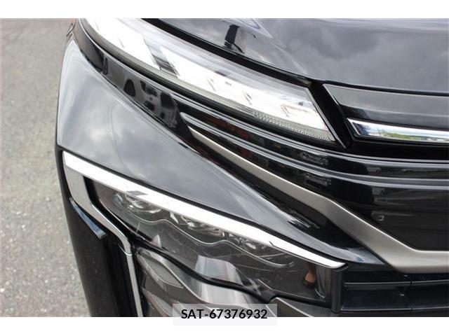 Toyota VOXY 2023-09 8768684-5