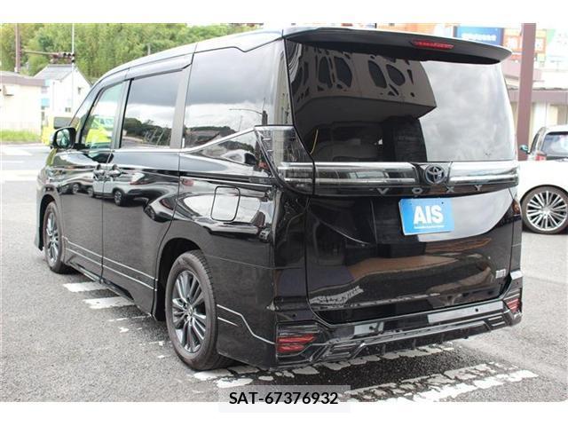 Toyota VOXY 2023-09 8768684-9