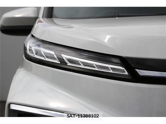 Toyota VOXY 2024-04 8769033-11
