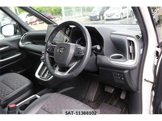 Toyota VOXY 2024-04 8769033-14