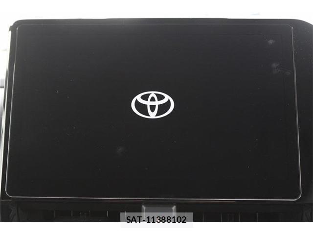 Toyota VOXY 2024-04 8769033-2