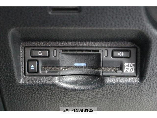 Toyota VOXY 2024-04 8769033-6
