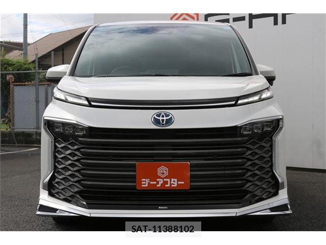 Toyota VOXY 2024-04 8769033-7