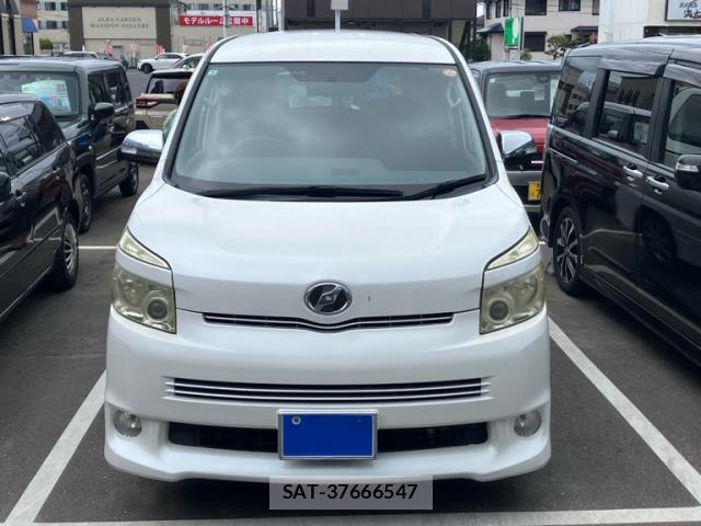 Toyota VOXY 2010-02 8769178-0