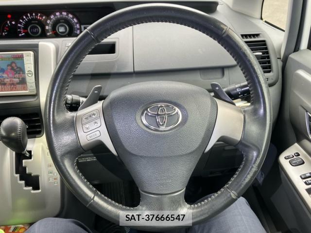 Toyota VOXY 2010-02 8769178-7