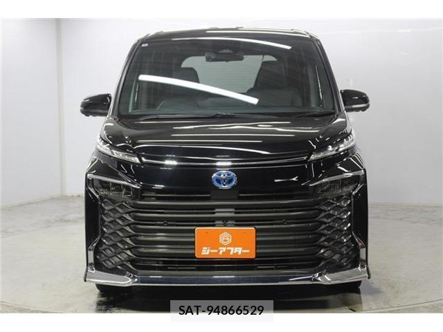 Toyota VOXY 2022-09 8769357-1