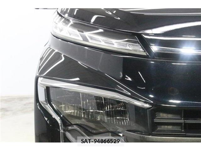 Toyota VOXY 2022-09 8769357-11