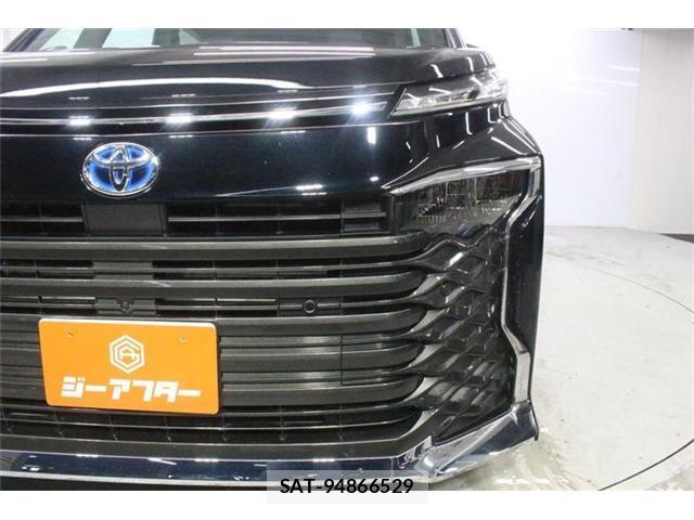 Toyota VOXY 2022-09 8769357-13