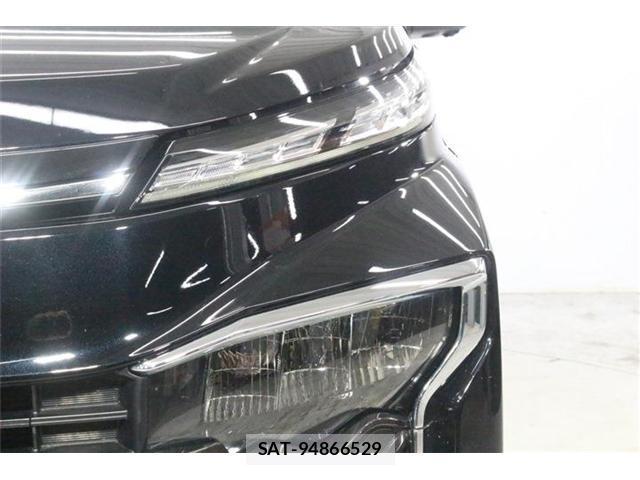 Toyota VOXY 2022-09 8769357-14