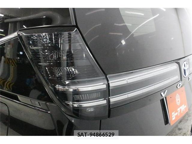 Toyota VOXY 2022-09 8769357-17