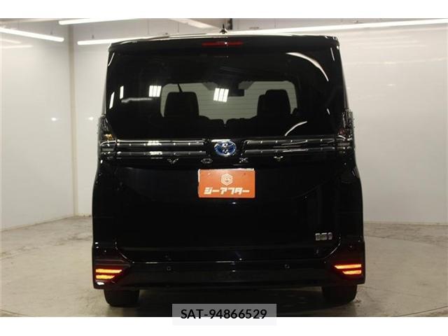 Toyota VOXY 2022-09 8769357-5