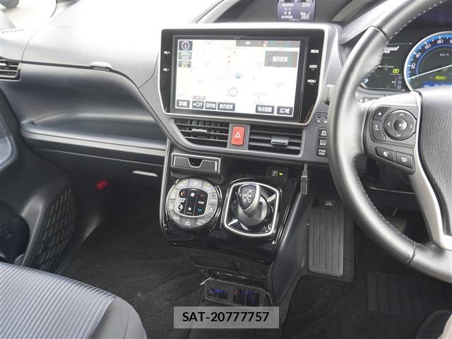 Toyota VOXY 2016-08 8769380-10