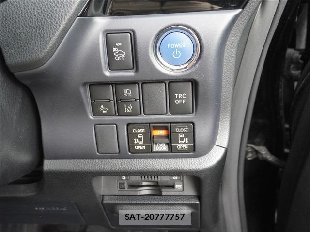 Toyota VOXY 2016-08 8769380-12