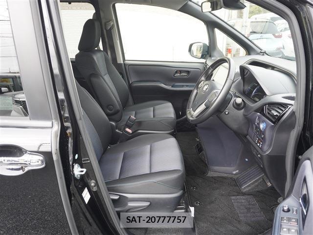 Toyota VOXY 2016-08 8769380-14