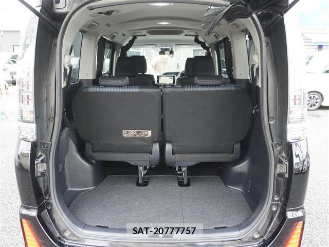 Toyota VOXY 2016-08 8769380-17