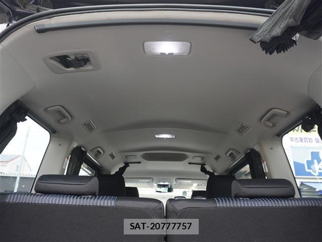 Toyota VOXY 2016-08 8769380-18