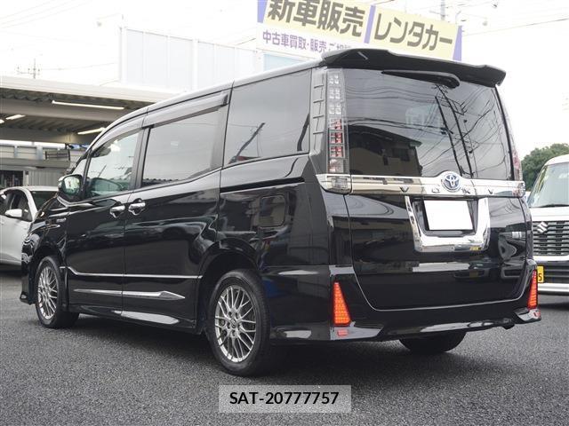 Toyota VOXY 2016-08 8769380-2