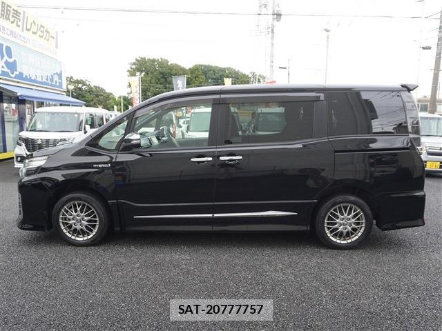Toyota VOXY 2016-08 8769380-4