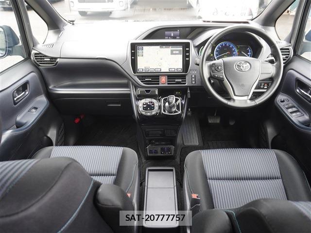 Toyota VOXY 2016-08 8769380-6