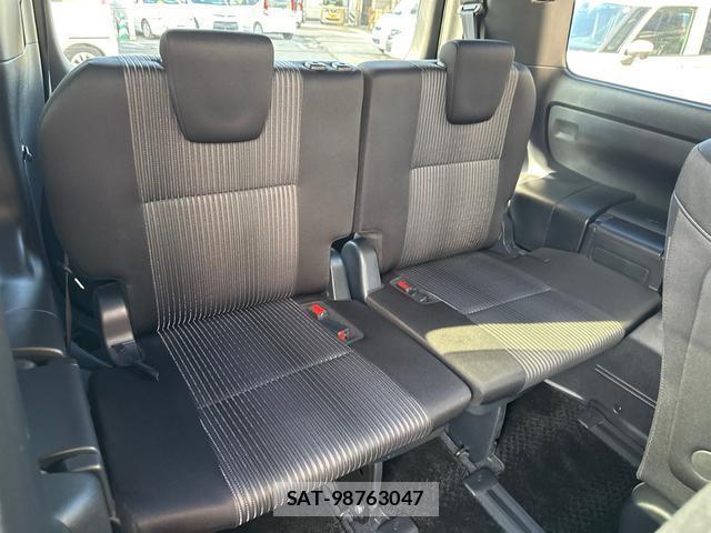 Toyota VOXY 2021-06 8769395-14