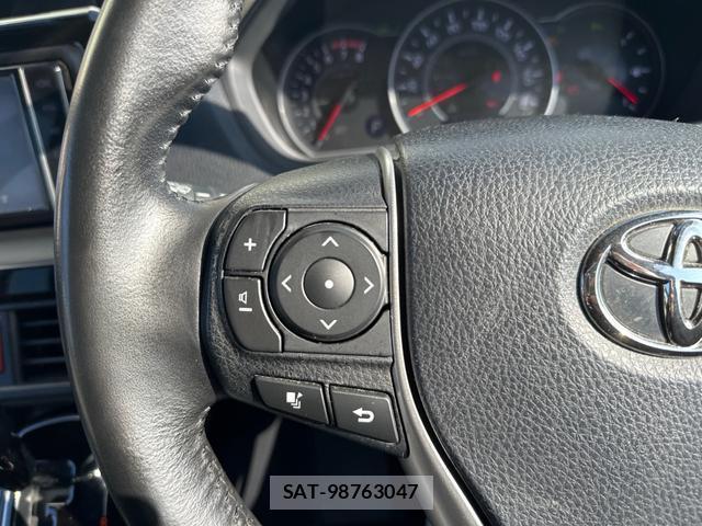 Toyota VOXY 2021-06 8769395-17