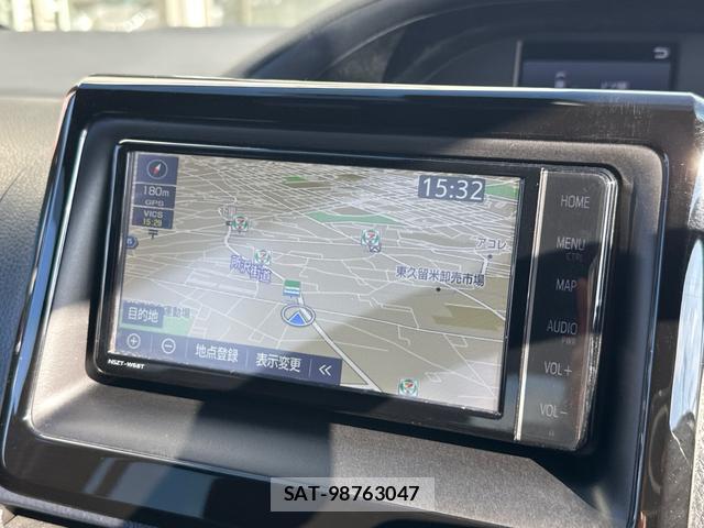 Toyota VOXY 2021-06 8769395-2