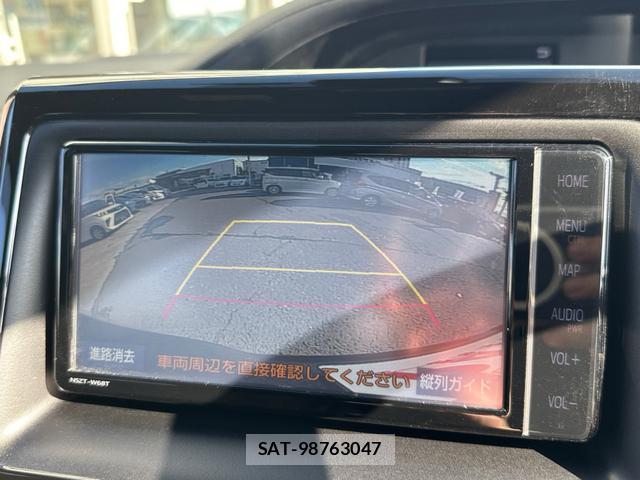 Toyota VOXY 2021-06 8769395-4