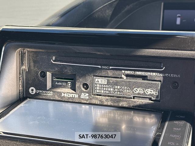 Toyota VOXY 2021-06 8769395-5