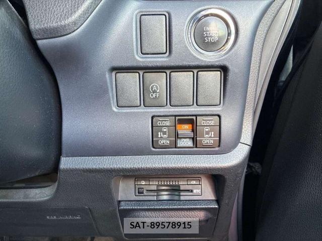 Toyota VOXY 2015-02 8769680-7