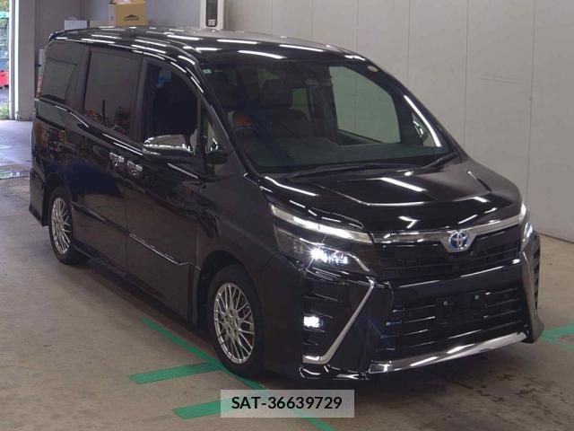 Toyota VOXY 2022-03 8769903-0