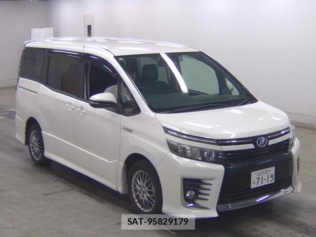 Toyota VOXY 2016 8769905-0