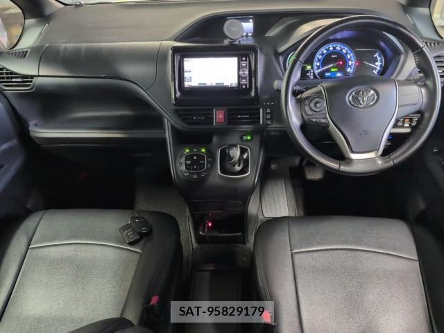 Toyota VOXY 2016 8769905-2