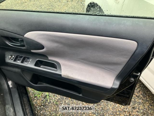 Toyota WISH 2011-07 8769172-10