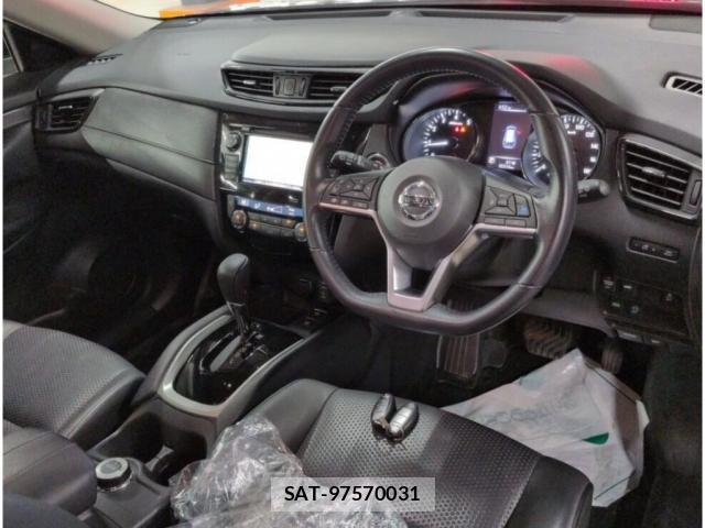 Nissan X-TRAIL 2017-09 8770058-2