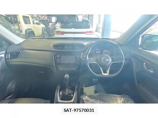 Nissan X-TRAIL 2017-09 8770058-4