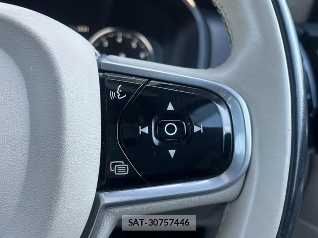 Volvo XC90 2017-08 8769973-2