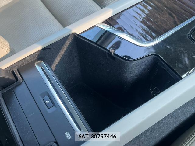 Volvo XC90 2017-08 8769973-4