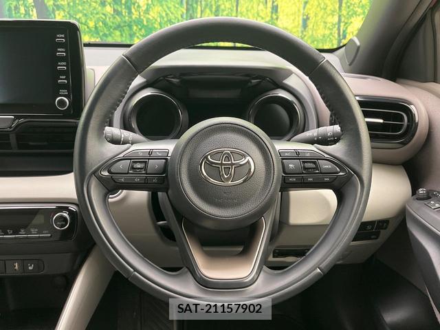 Toyota YARIS 2020-09 8770090-10