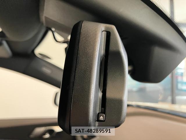 Bmw 1 SERIES 2021-09 8815942-5