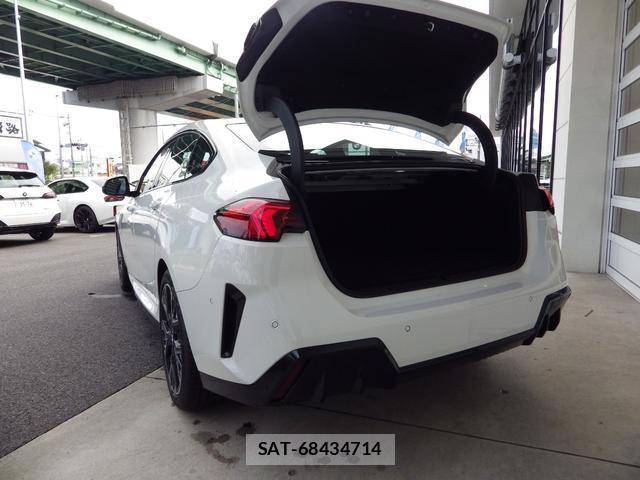 Bmw 2 SERIES 2025-09 8817984-9