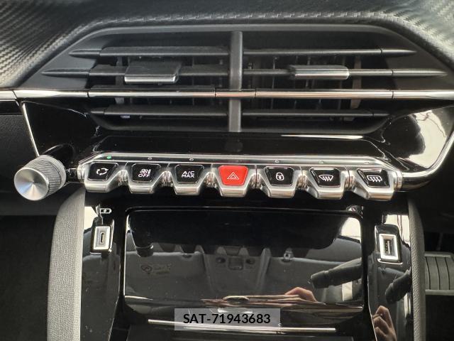 Peugeot 208 2020-10 8812850-12