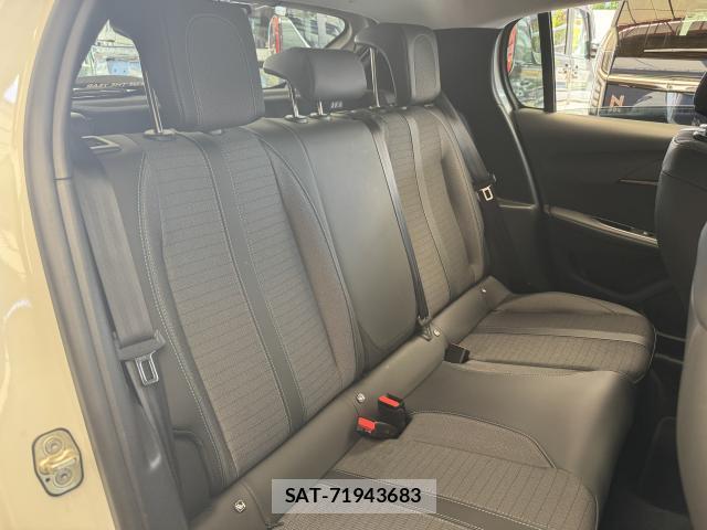 Peugeot 208 2020-10 8812850-19