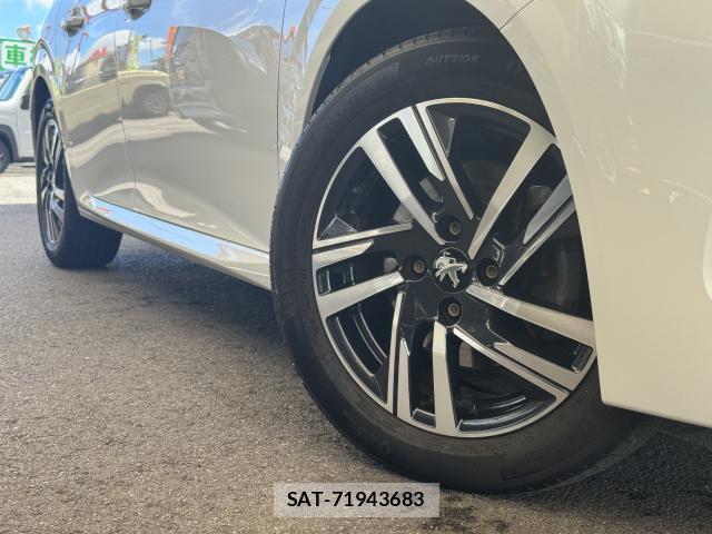 Peugeot 208 2020-10 8812850-7