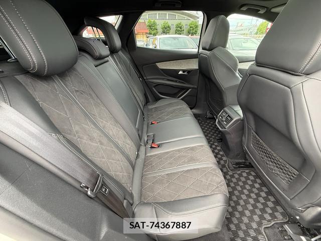 Peugeot 3008 2019-03 8815853-5