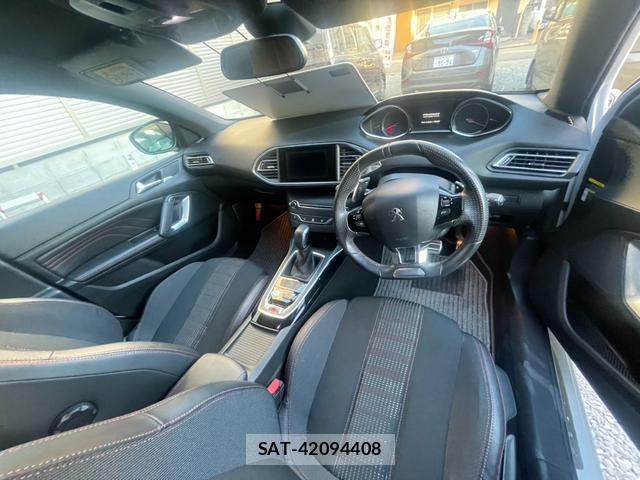 Peugeot 308 2016-11 8812554-10